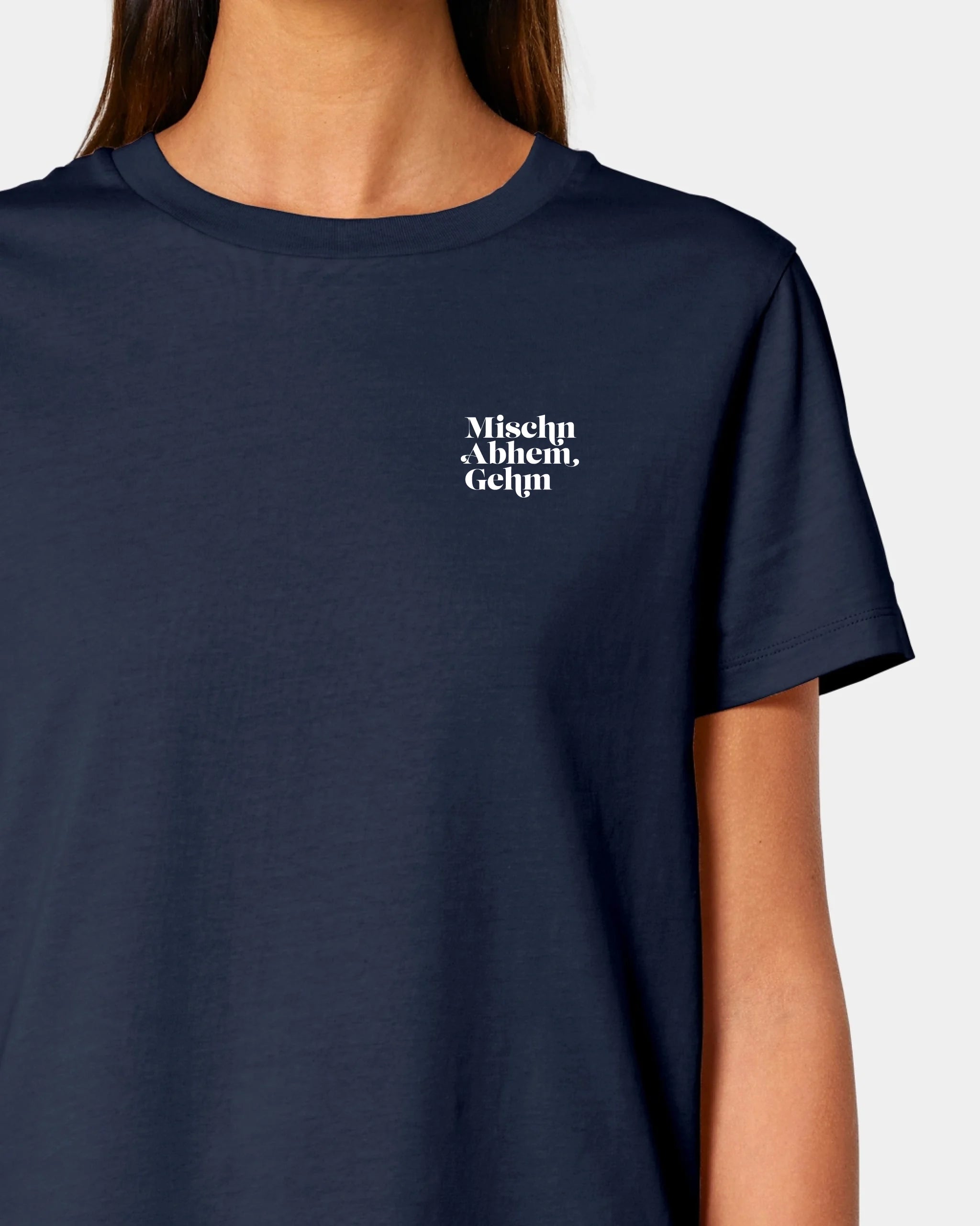 heiter-laessig-muser-mockup-close-up-french-navy