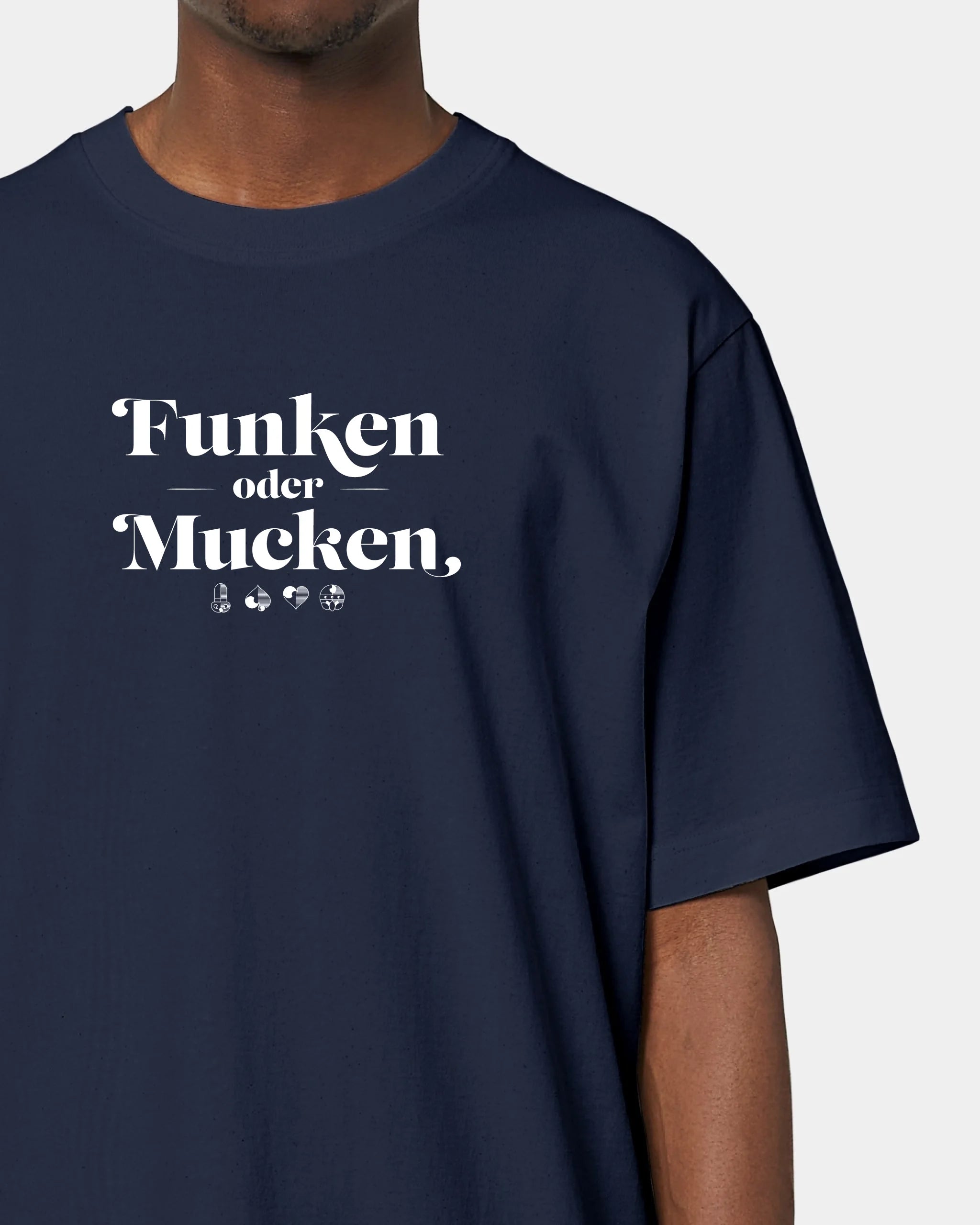 heiter-laessig-freestyler-mockup-close-up-french-navy